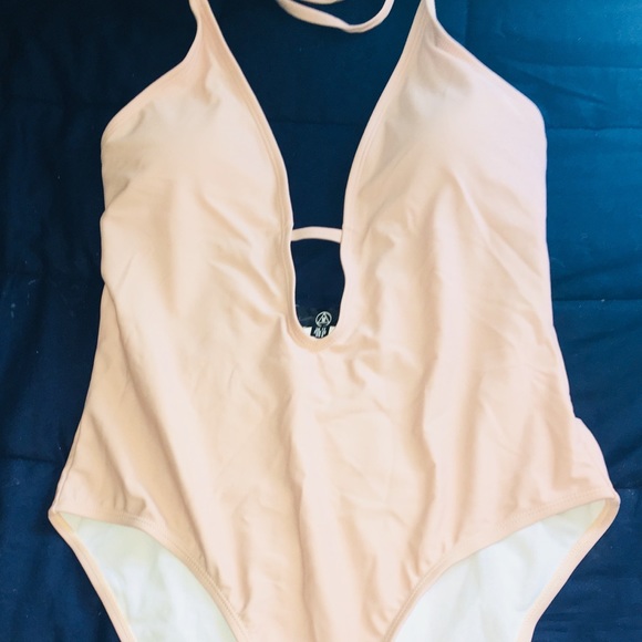 🎉HP!🎉 NWT! PINK MISSGUIDED ONE PIECE SWIMSUIT - Picture 2 of 7
